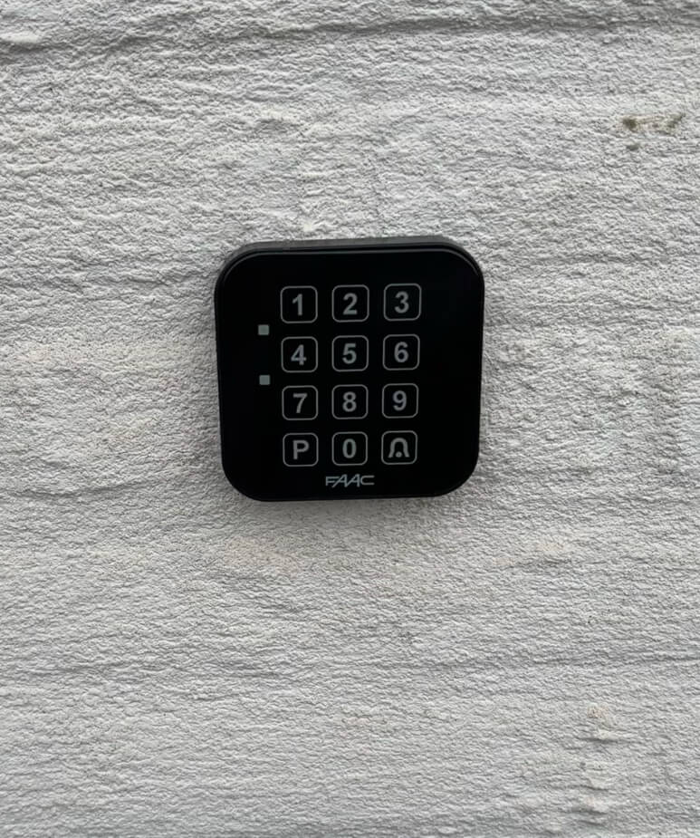 Realisatie van Smart Home Tech: elektriciteit en smart home in West-Vlaanderen